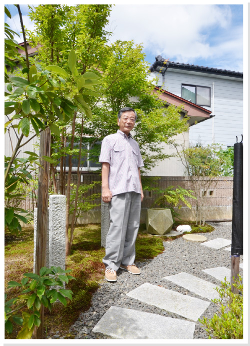 庭先で感想を話されるご主人様 Y様邸